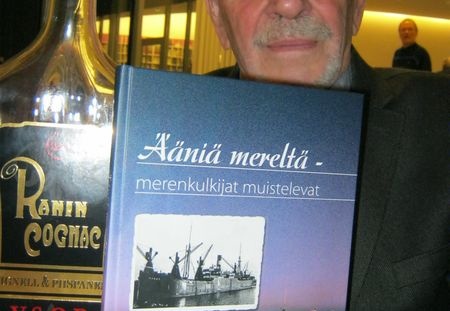 Julkaisujuhla, kirjailija Mustonen