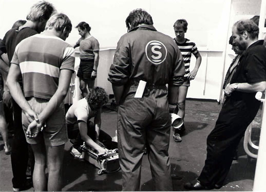 Pelastusveneradion opastusta